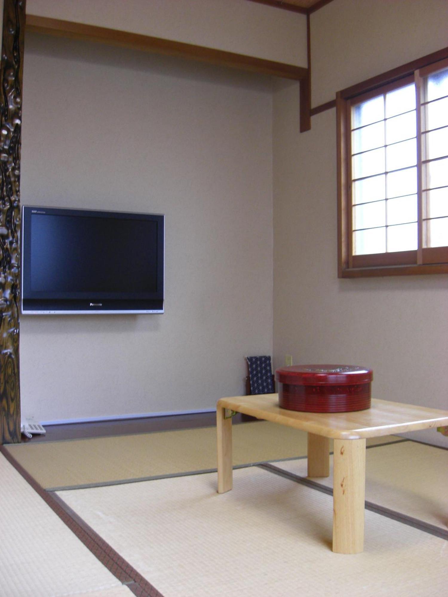 Chambre Lits Jumeaux de Style Japonais avec Salle de Bains Commune
